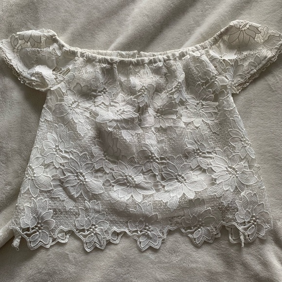 FLORAL KENDALL AND KYLIE off the shoulder top - Picture 2 of 7